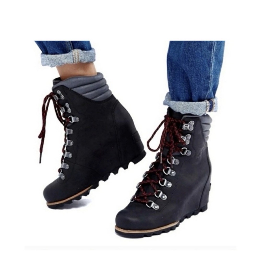 Sorel Conquest Black Leather Hidden Wedge Ankle Boots Winter Women's Sz 7.5